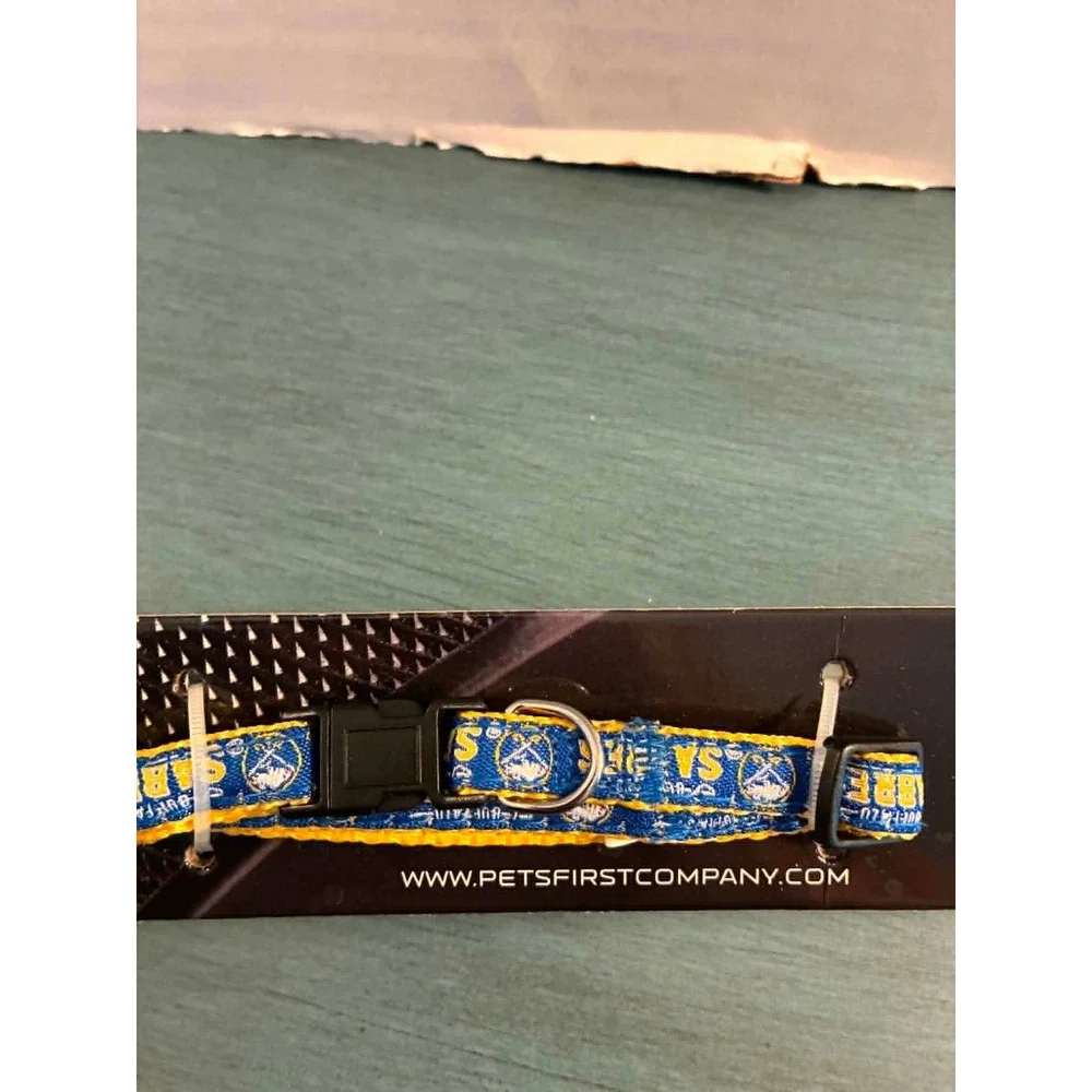 Pets First NHL Buffalo Sabres Pet Collar Small Blue Yellow New Hockey Accessory